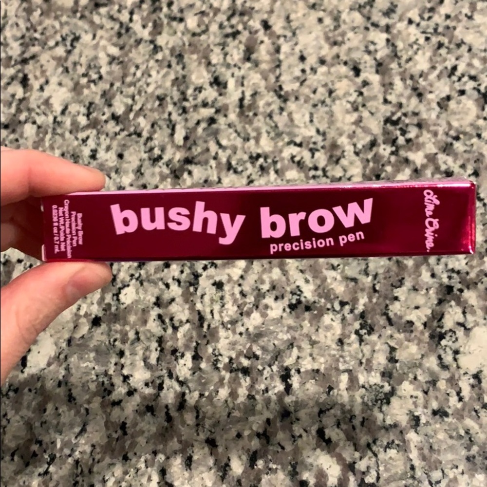 Bushy Brow pen in Redhead